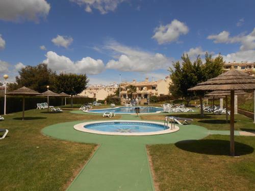 Apartamento Lomas De Campoamor Ref 8222