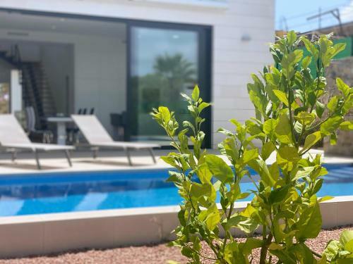 Luxurious Private Villa With Heated Pool On Golf Course, Las Colinas Lc1