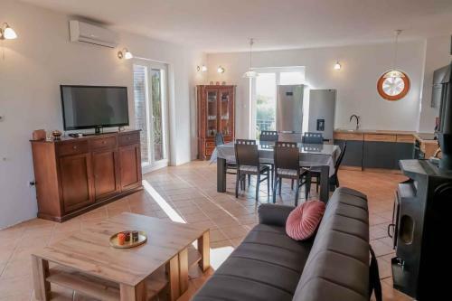 Holiday Home In Vrbnik - Insel Krk 42239