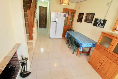 Villa, Piscine, Wifi. Locamar Silvia Cat.