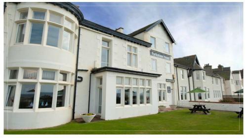 Parkstone Hotel