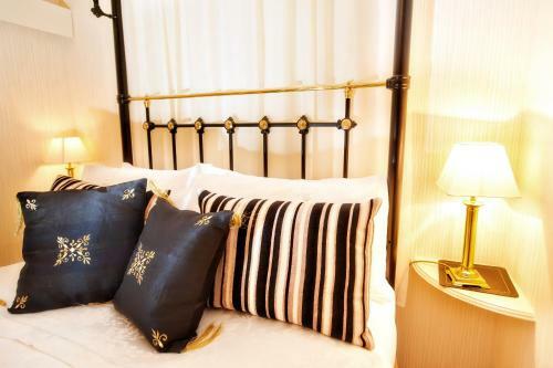 Hostal Golf View B&B