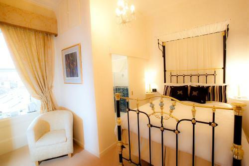 Hostal Golf View B&B
