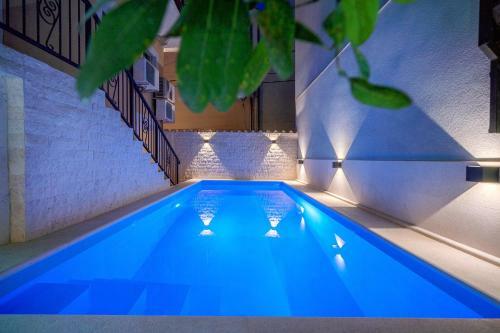 Apartamentos Heritage Residence In Center With Pool