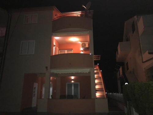 Apartmani Dora