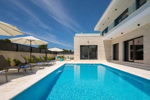 Villa Dm