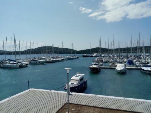 Vodice Mladen Apartman Za Familiju