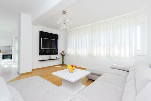Hostal Apartment Royal II