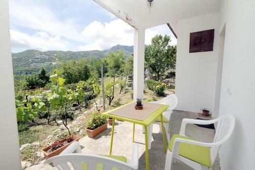 Village House In Sotonici-crmnica