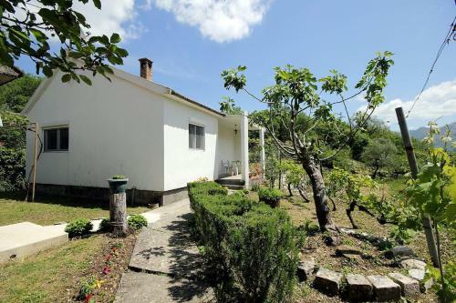 Village House In Sotonici-crmnica