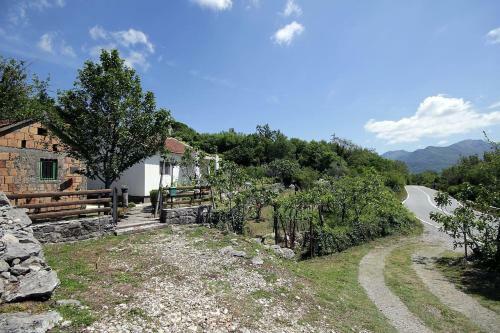 Village House In Sotonici-crmnica