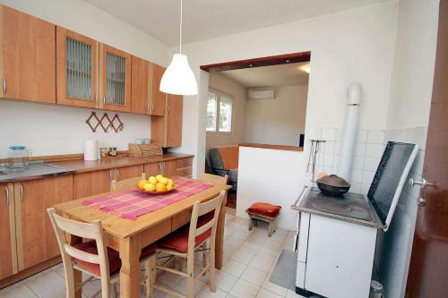 Village House In Sotonici-crmnica