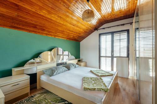 Vintage Style Apartment