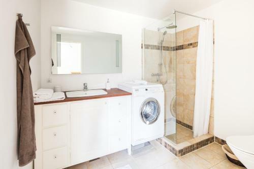 1. Klasses Ny Landvilla N�r Stranden
