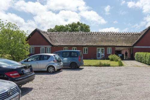 1. Klasses Ny Landvilla N�r Stranden