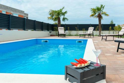 Luxury Villa With A Swimming Pool Vrsi - Mulo, Zadar - 19093