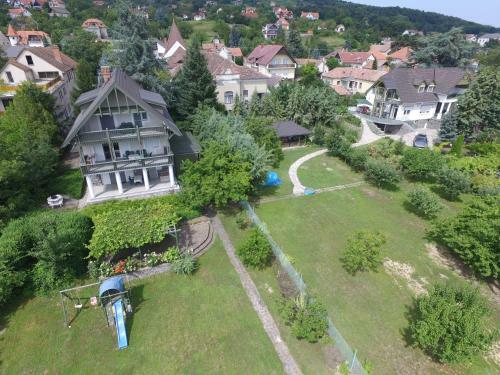 4 F?s Tet?t�ri Apartman Badacsonytomajon