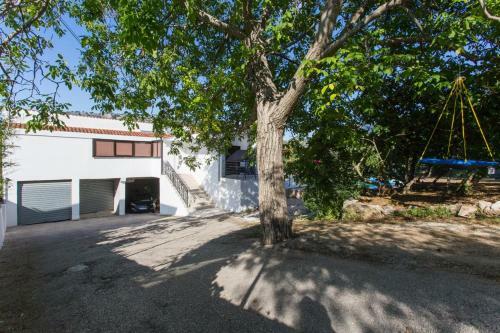 Villa Large 150 M2 Apt With Pool And 500 M2 Garden