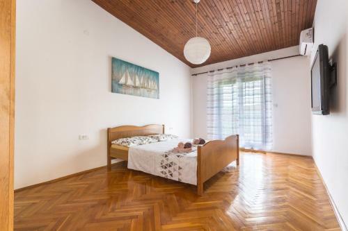 Villa Large 150 M2 Apt With Pool And 500 M2 Garden