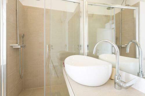 Villa Large 150 M2 Apt With Pool And 500 M2 Garden