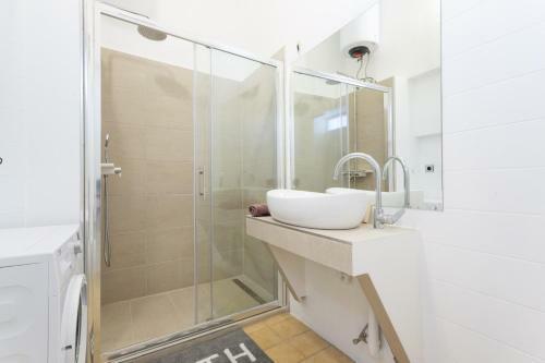 Villa Large 150 M2 Apt With Pool And 500 M2 Garden