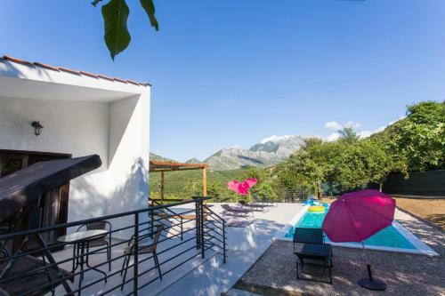 Villa Large 150 M2 Apt With Pool And 500 M2 Garden