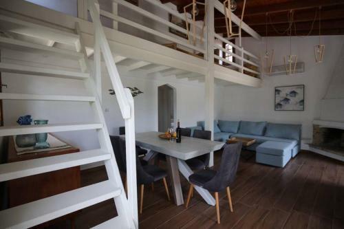 Stylish House Near To The Beach