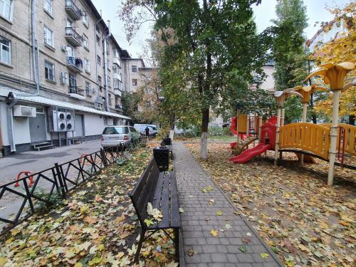 Ultracentral Old Boulevard Stefan Cel Mare 2-rooms Studio Apartments