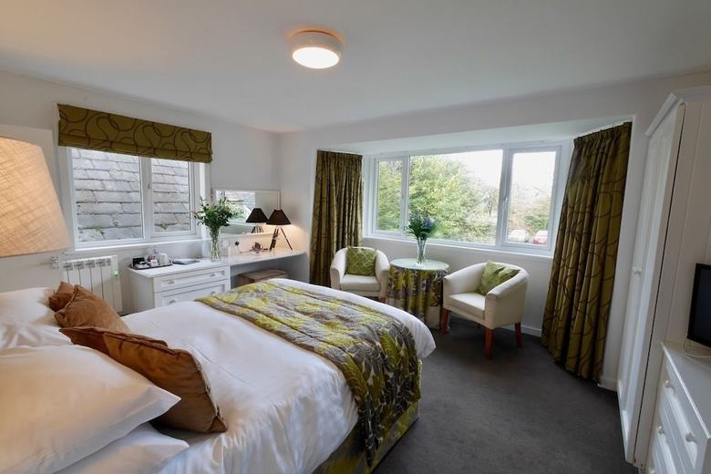 Selkirk Arms Hotel