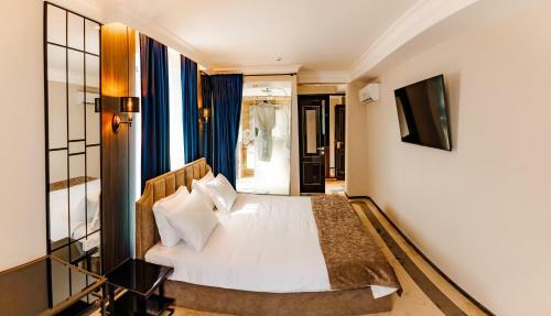 Lion's Hotel