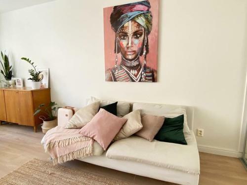 Bright Studio Apartment & Amazing Location