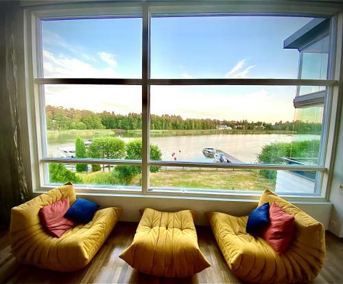 Seafront Villa With Sauna And Jacuzzi