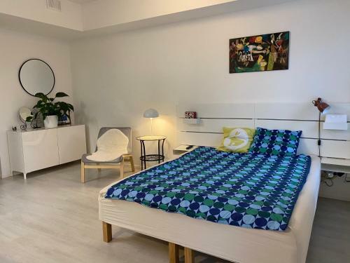 Stylished And Bright Studio Apartment