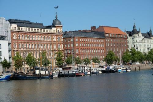 Senate Hotel