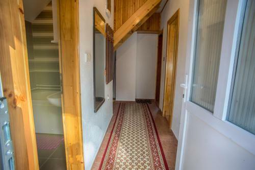 Vukovi? Accommodation