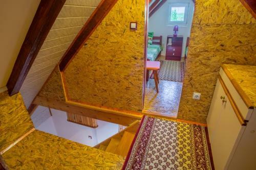 Vukovi? Accommodation