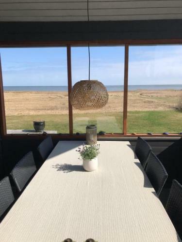 Full Ocean View & Game Rooms
