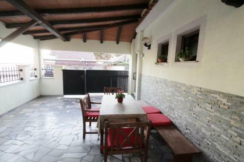 Hostal Apartments Zambratija With Sea View