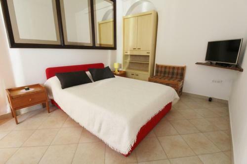 Hostal Apartments Zambratija With Sea View