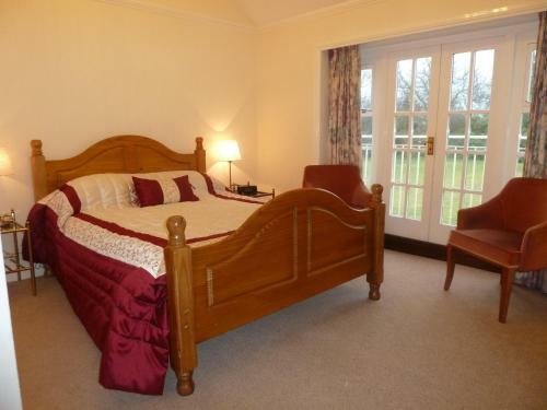 Tyrrells Ford Hotel