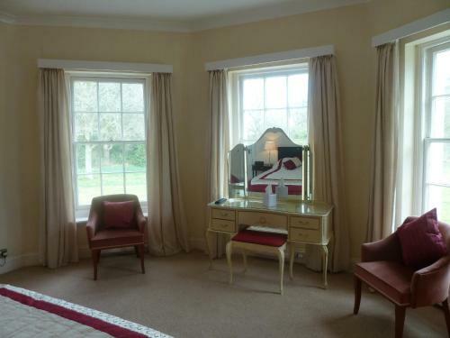 Tyrrells Ford Hotel