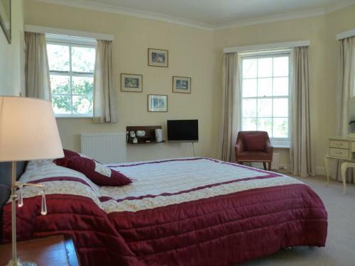Tyrrells Ford Hotel