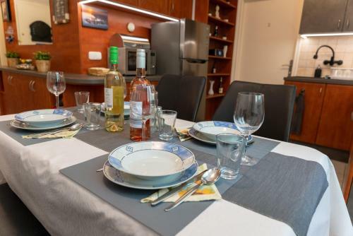 Privat Beachfront 2room Apartment, Free Ac,wifi, Cabel Tv