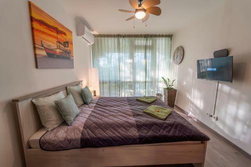 Privat Beachfront 2room Apartment, Free Ac,wifi, Cabel Tv