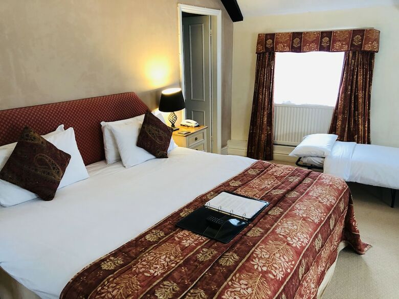 Brook Whipper-in Hotel
