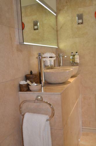 Apsley House Hotel