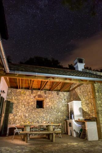 Henye Holiday Homes