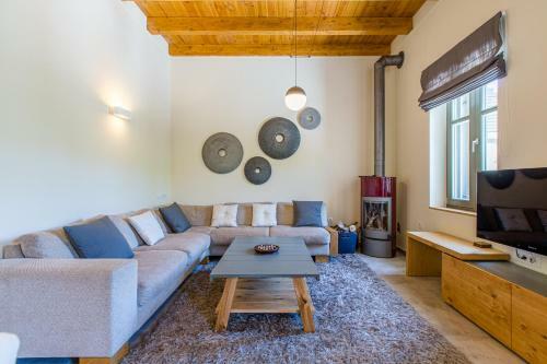 Villa Skyphos