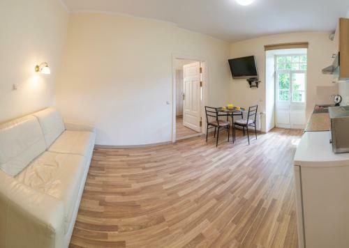 Mocla Apartments