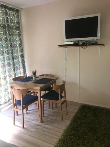 Apartamento Adrian's Home